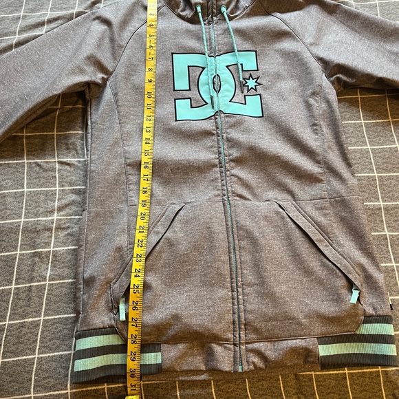 Ski/snowboard jacket - Picture 5 of 5